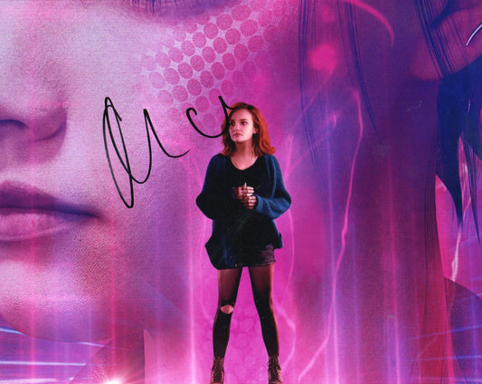 OLIVIA COOKE SIGNED READY PLAYER ONE 10X8 PHOTO (2)
