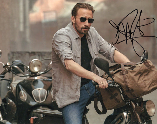 MATTHIAS SCHOENAERTS SIGNED THE OLD GUARD 8X10 PHOTO (2) VIDEO PROOF