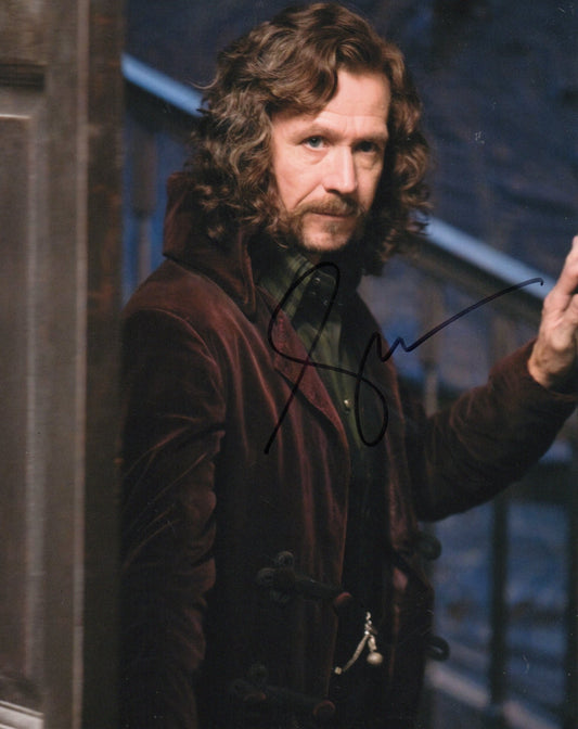 GARY OLDMAN SIGNED HARRY POTTER 8X10 PHOTO (5)