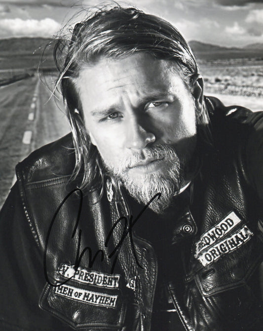 CHARLIE HUNNAM SIGNED SONS OF ANARCHY 8X10 PHOTO (1)
