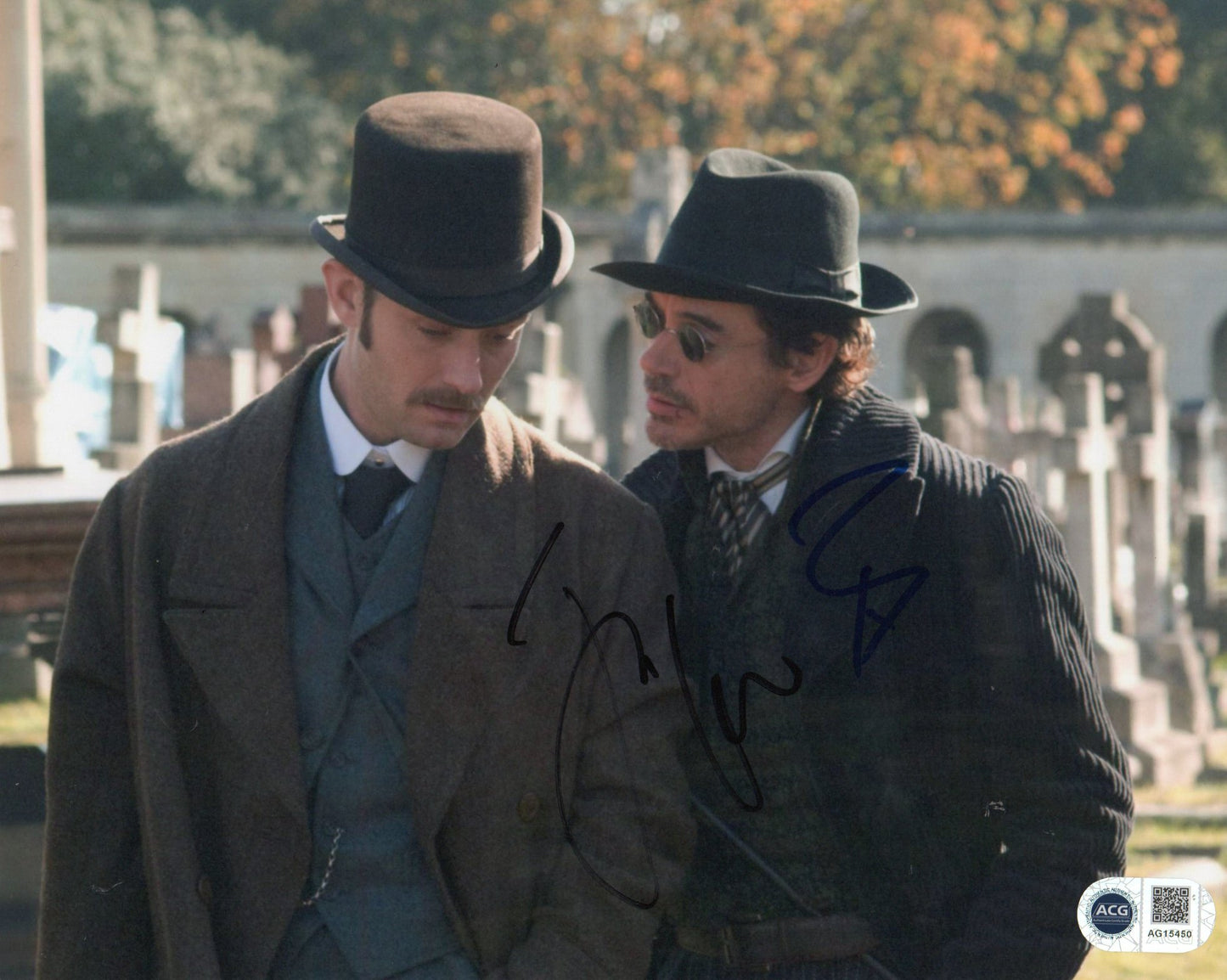 ROBERT DOWNEY JNR AND JUDE LAW SIGNED SHERLOCK HOLMES 8X10 PHOTO (3) ALSO ACG