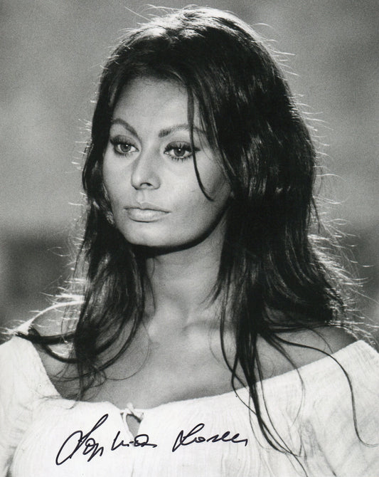 SOPHIA LOREN SIGNED SEXY 10X8 PHOTO (28)