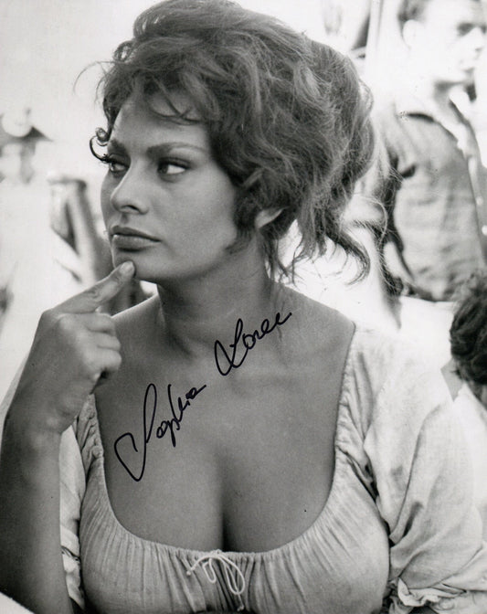 SOPHIA LOREN SIGNED SEXY 10X8 PHOTO (30)
