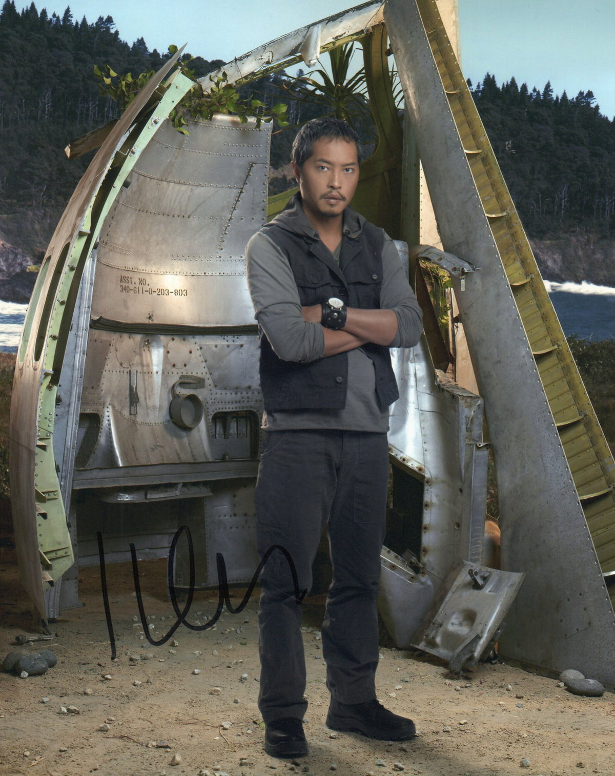 KEN LEUNG SIGNED LOST 8X10 PHOTO