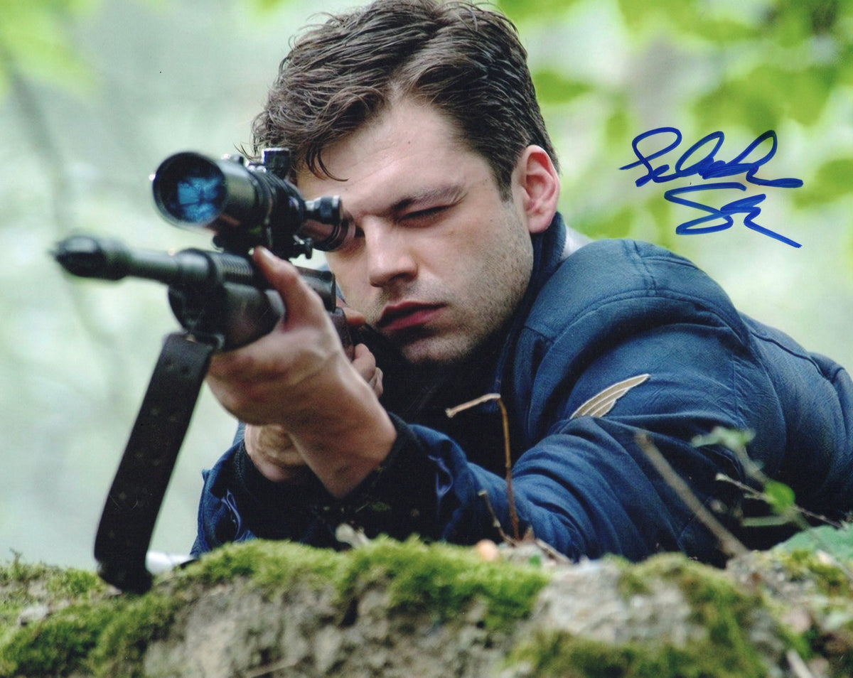 SEBASTIAN STAN SIGNED CAPTAIN AMERICA 8X10 PHOTO