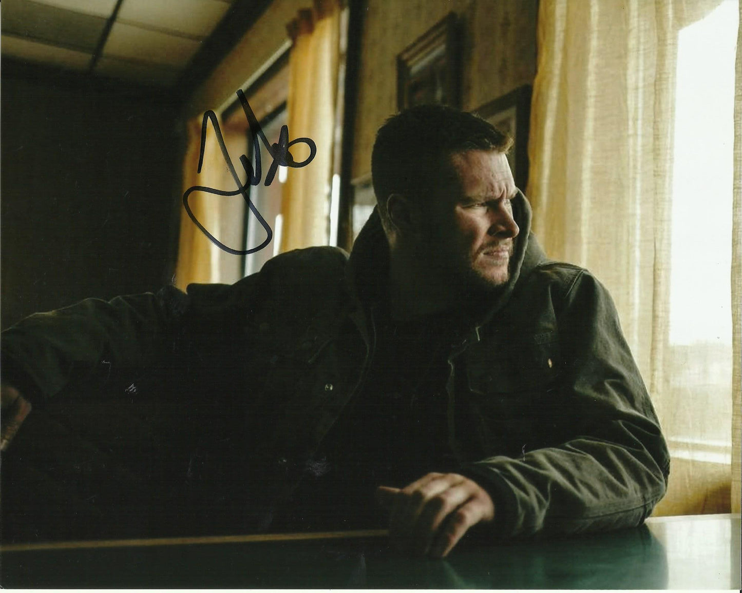 JACK REYNOR SIGNED KIN 8X10 PHOTO (1)