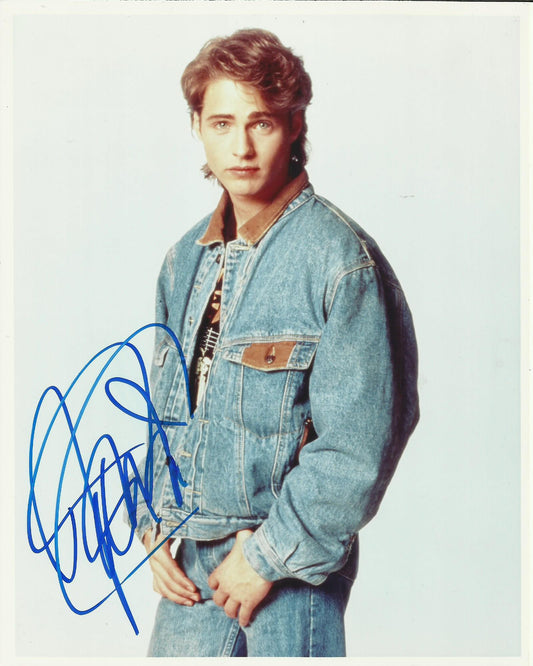 JASON PRIESTLEY SIGNED 8X10 PHOTO (1)