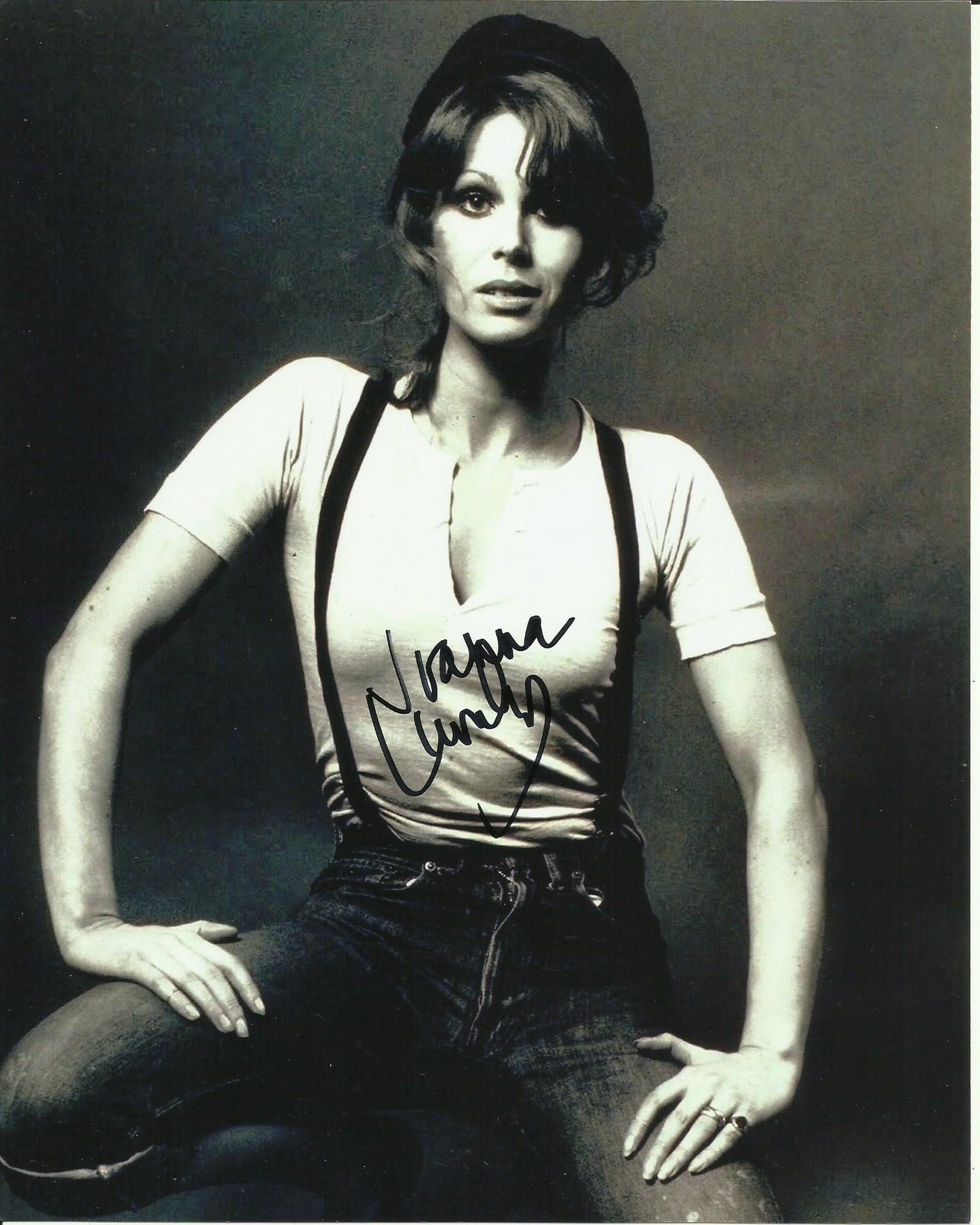 JOANNA LUMLEY SIGNED YOUNG SEXY 10X8 PHOTO (5)