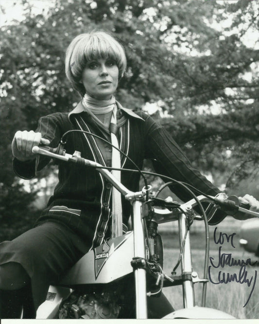 JOANNA LUMLEY SIGNED SEXY THE NEW AVENGERS 10X8 PHOTO (6)