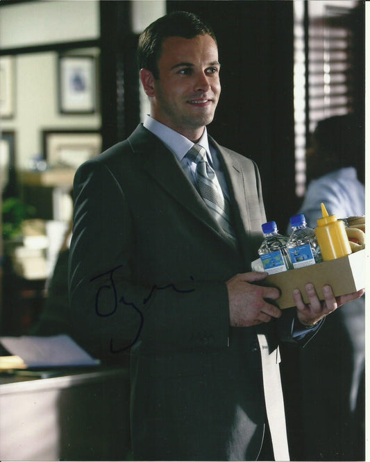 JONNY LEE MILLER SIGNED COOL 8X10 PHOTO (3)