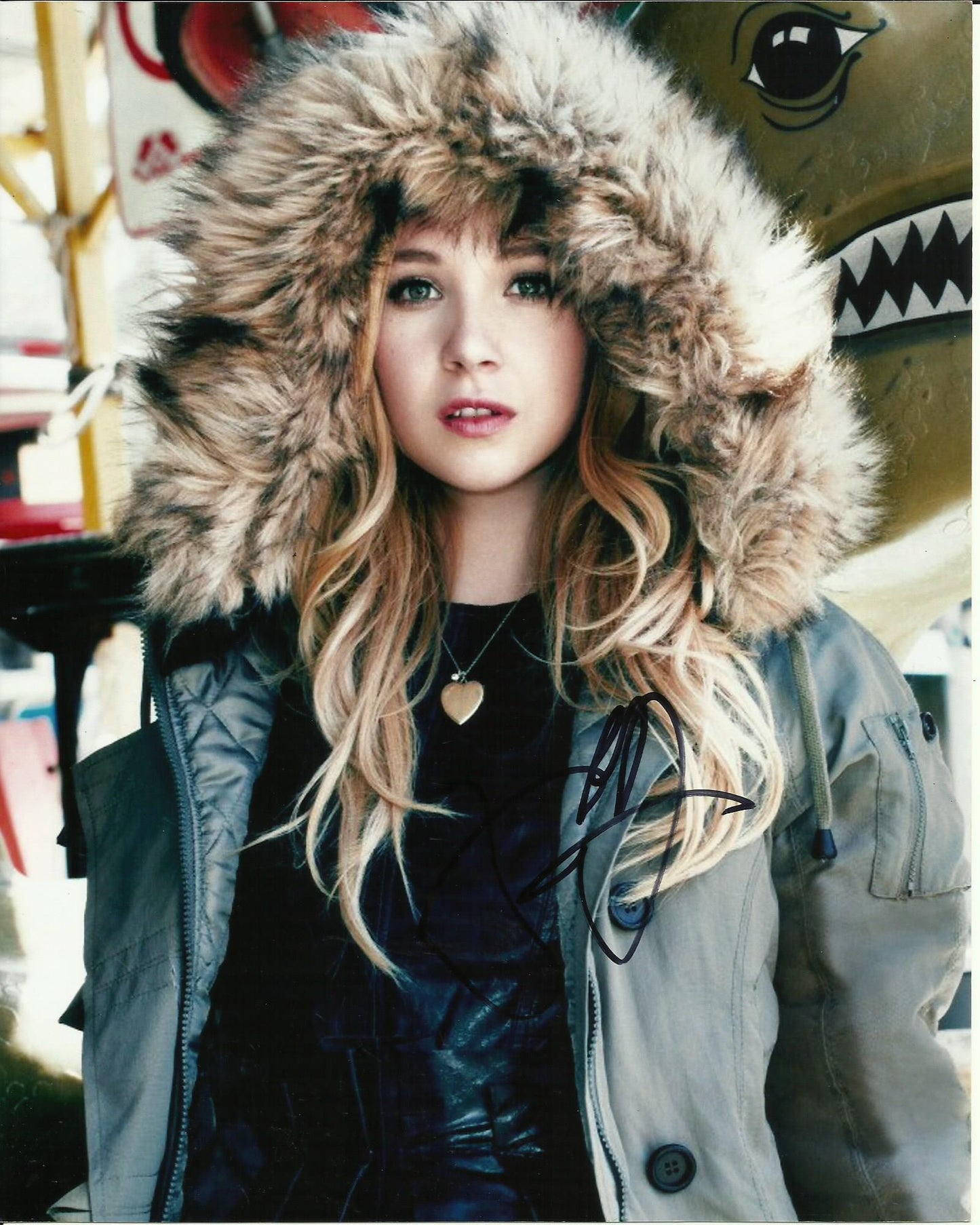 JUNO TEMPLE SIGNED SEXY 10X8 PHOTO (2)