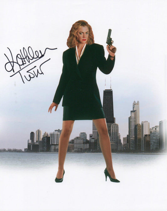 KATHLEEN TURNER SIGNED V.I WASHOWSKI 10X8 PHOTO (2)