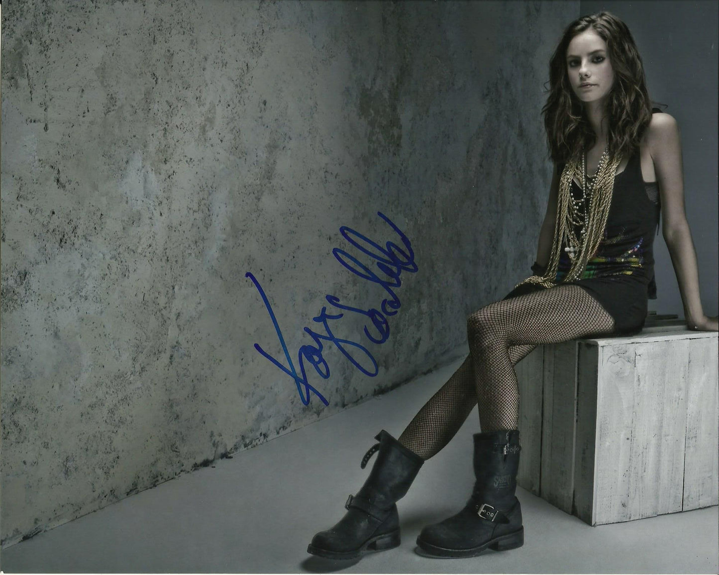 KAYA SCODELARIO SIGNED SEXY 10X8 PHOTO (1)