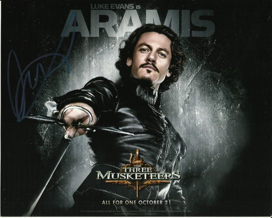 LUKE EVANS SIGNED THE MUSKETEERS 8X10 PHOTO