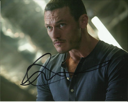 LUKE EVANS SIGNED FAST AND FURIOUS 8X10 PHOTO (2)