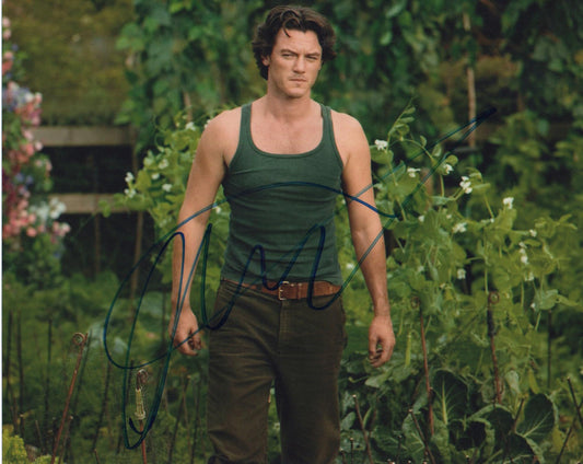 LUKE EVANS SIGNED TAMARA DREW 8X10 PHOTO