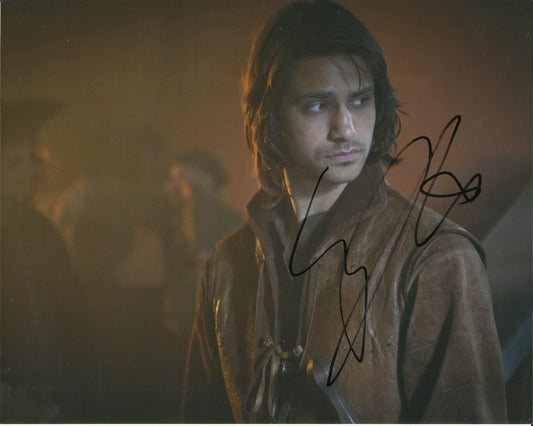 LUKE PASQUALINO SIGNED THE MUSKETEERS 8X10 PHOTO