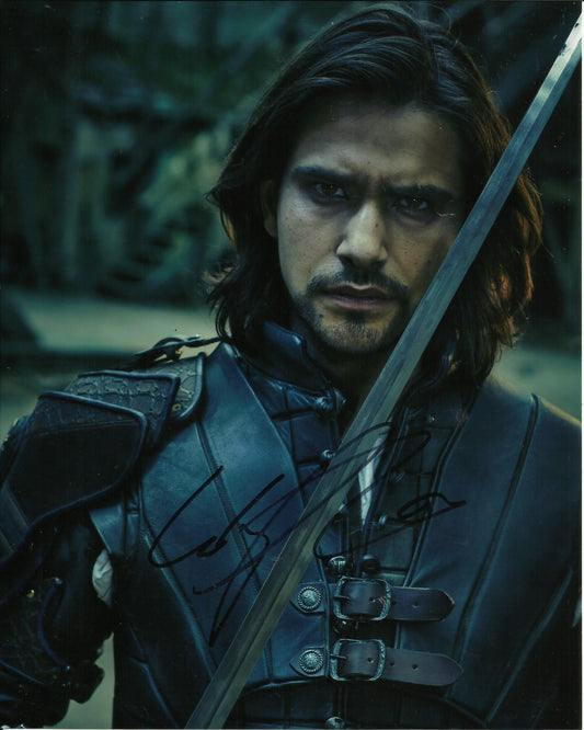 LUKE PASQUALINO SIGNED THE MUSKETEERS 8X10 PHOTO (11)