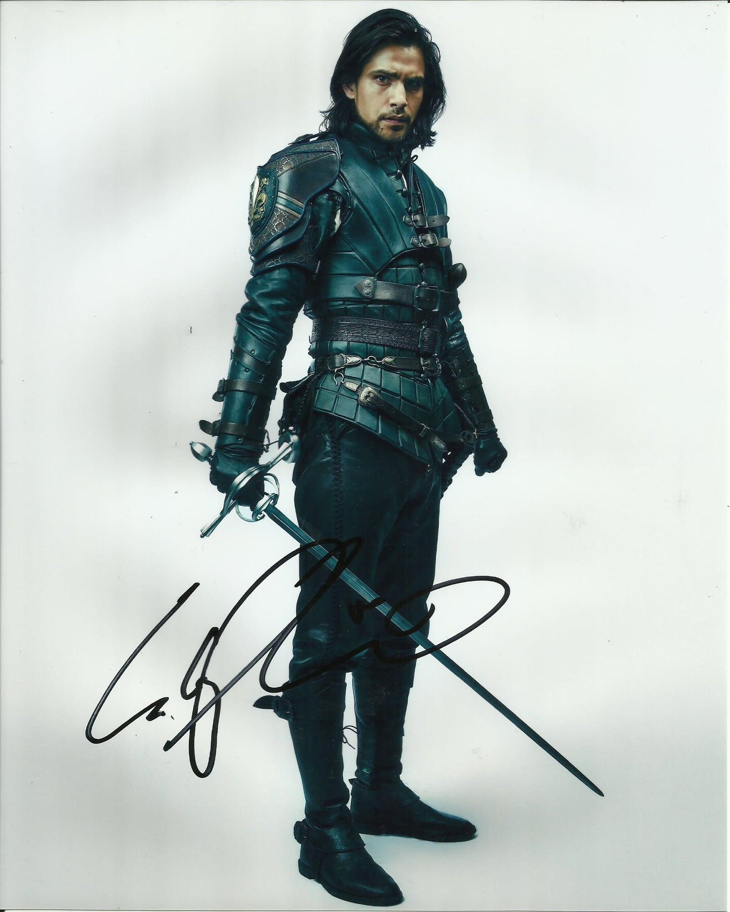 LUKE PASQUALINO SIGNED THE MUSKETEERS 8X10 PHOTO (3)