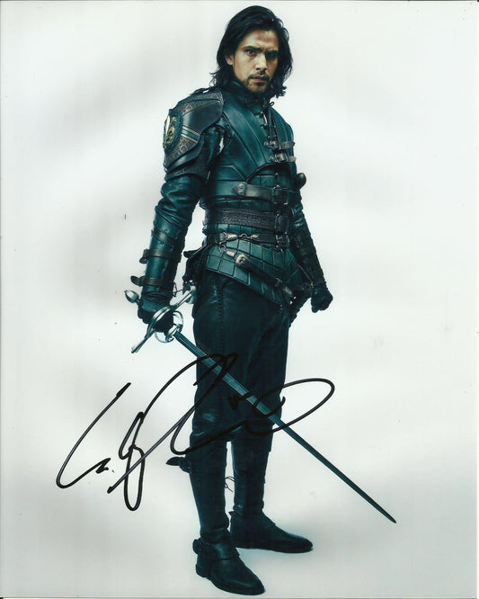 LUKE PASQUALINO SIGNED THE MUSKETEERS 8X10 PHOTO (3)