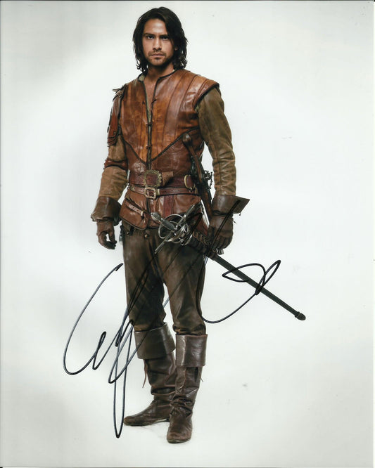 LUKE PASQUALINO SIGNED THE MUSKETEERS 8X10 PHOTO (13)