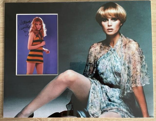 JOANNA LUMLEY SIGNED 14X11 SEXY PHOTO MOUNT