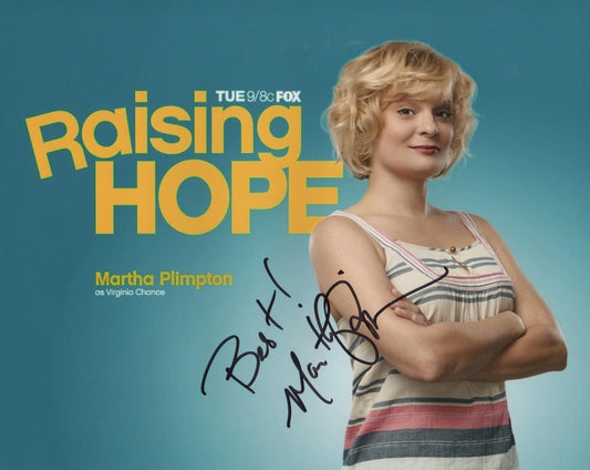 MARTHA PLIMPTON SIGNED RAISING HOPE 10X8 PHOTO
