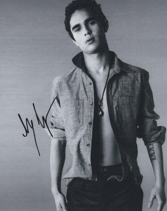MAX MINGHELLA SIGNED 8X10 PHOTO  (1)