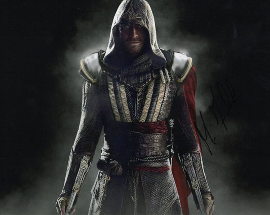 MICHAEL FASSBENDER SIGNED ASSASSINS CREED 8X10 PHOTO