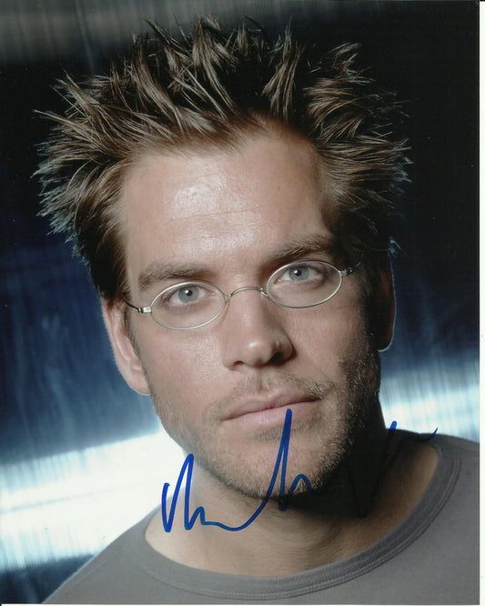 MICHAEL WEATHERLY SIGNED 8X10 PHOTO (1)