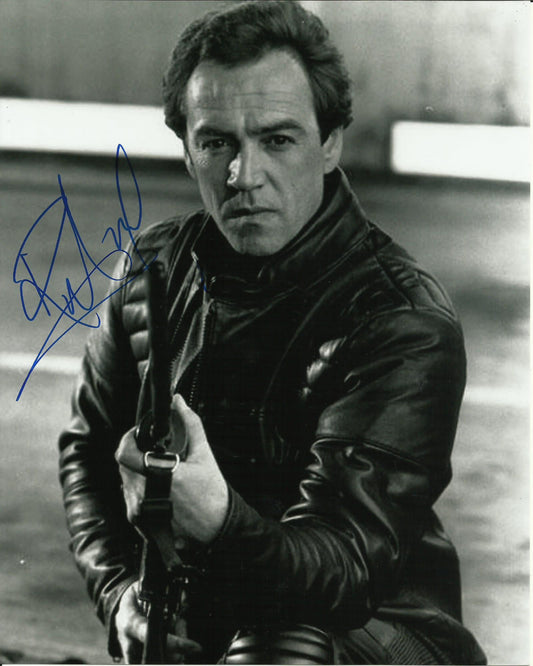 ROBERT LINDSAY SIGNED COOL 8X10 PHOTO (1)