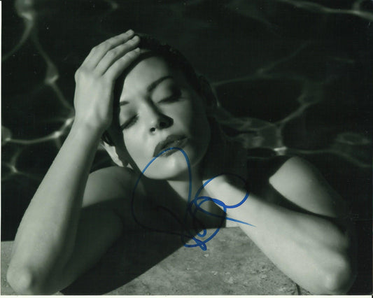 ROSE McGOWAN SIGNED SEXY 10X8 PHOTO (6)