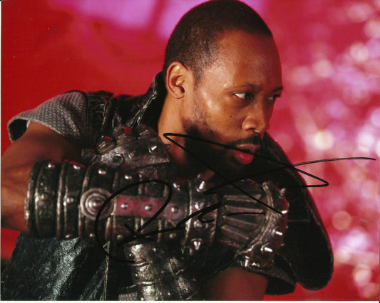 RZA SIGNED MAN WITH THE IRON FISTS 8X10 PHOTO (2)