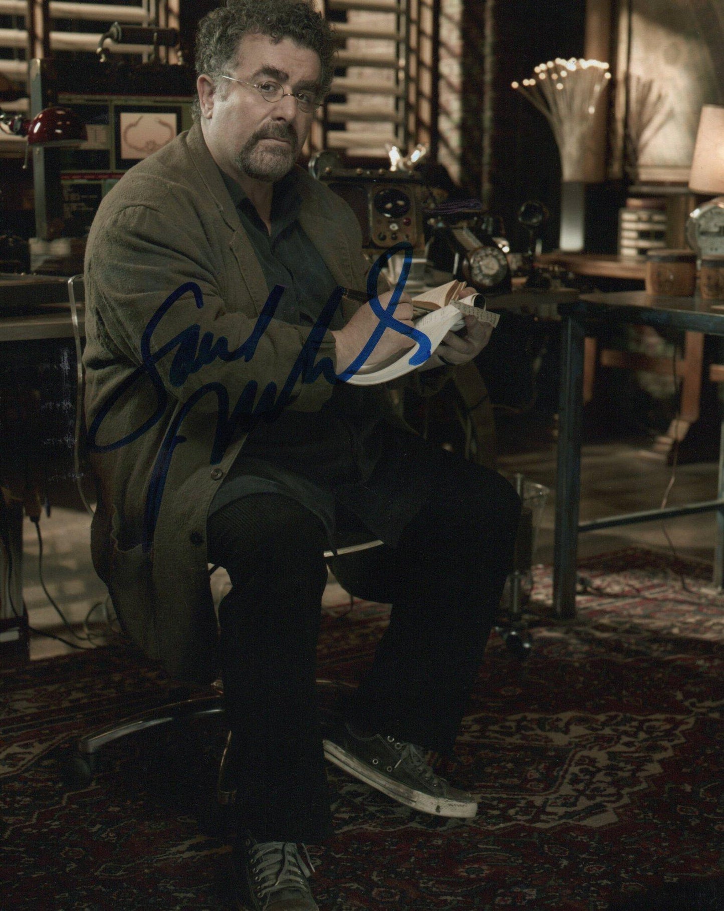 SAUL RUBINEK SIGNED WAREHOUSE 13 8X10 PHOTO (1)