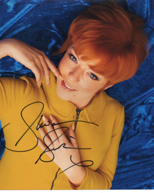 SHERIDAN SMITH SIGNED CILLA 10X8 PHOTO (1)