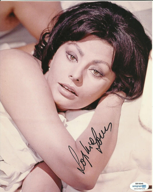 SOPHIA LOREN SIGNED SEXY 10X8 PHOTO (2)   ALSO ACOA CERTIFIED