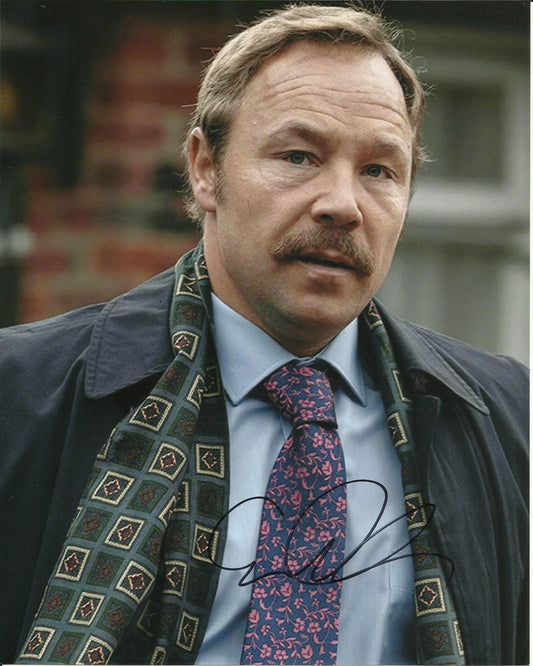 STEPHEN GRAHAM SIGNED WHITE HOUSE FARM 8X10 PHOTO (1)