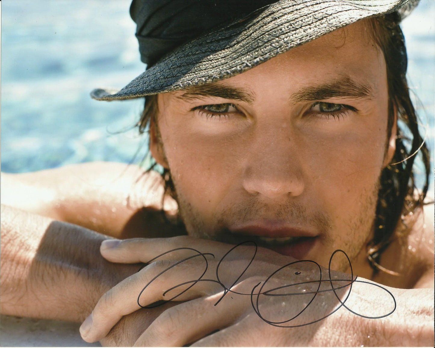 TAYLOR KITSCH SIGNED COOL 8X10 PHOTO (2)