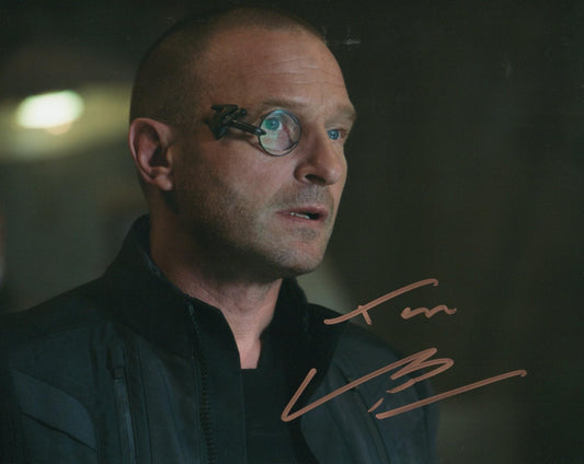 THOMAS KRETSCHMANN SIGNED AVENGERS AGE OF ULTRON 8X10 PHOTO (2)