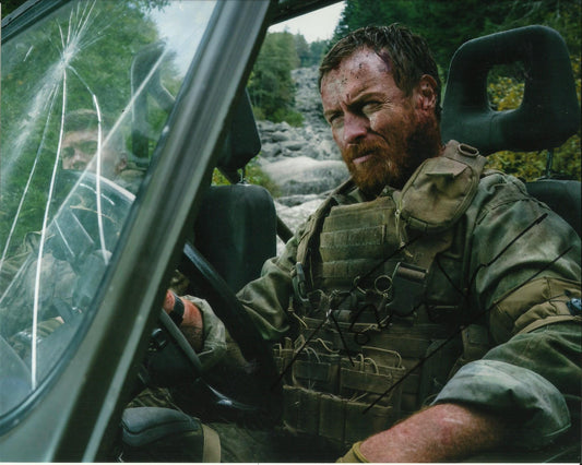TOBY STEPHENS SIGNED HUNTER KILLER 8X10 PHOTO (1)
