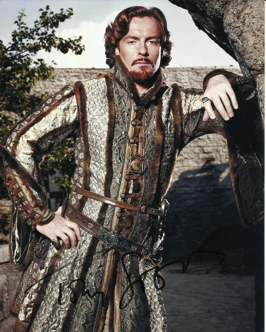 TOBY STEPHENS SIGNED ROBIN HOOD 8X10 PHOTO (1)