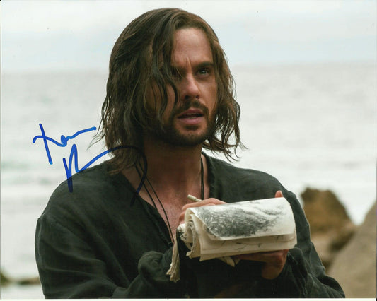 TOM RILEY SIGNED DA VINCI'S DEMONS 8X10 PHOTO (5)