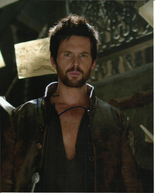 TOM RILEY SIGNED DA VINCI'S DEMONS 8X10 PHOTO (6)