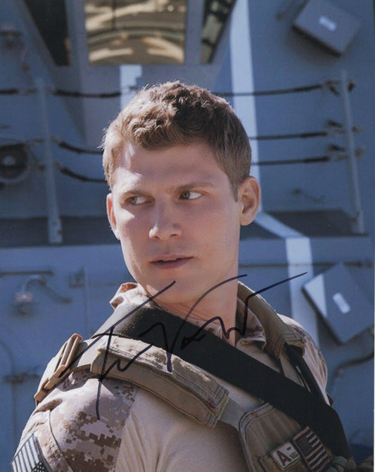 TRAVIS VAN WINKLE SIGNED THE LAST SHIP 8X10 PHOTO (1)