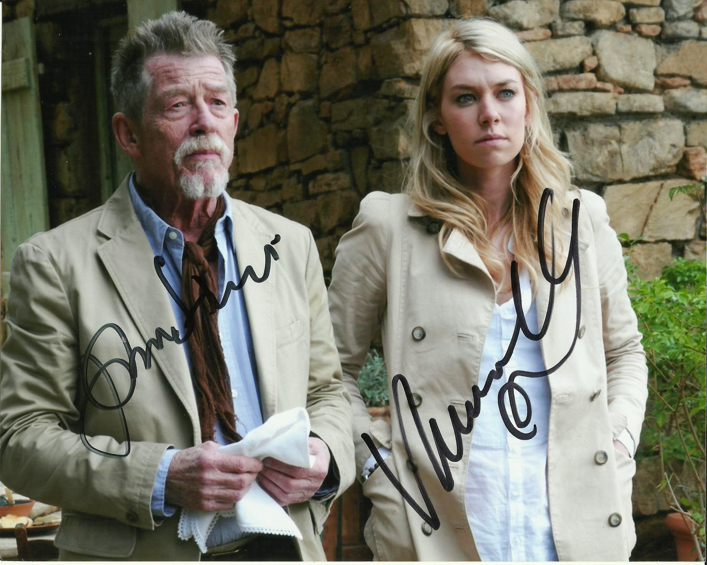 VANESSA KIRBY AND JOHN HURT SIGNED LABYRINTH 10X8 PHOTO