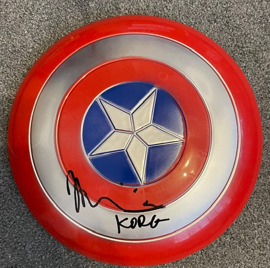 TAIKA WAITITI SIGNED CAPTAIN AMERICA MARVEL PLASTIC 12 INCH SHIELD ALSO CHARACTER