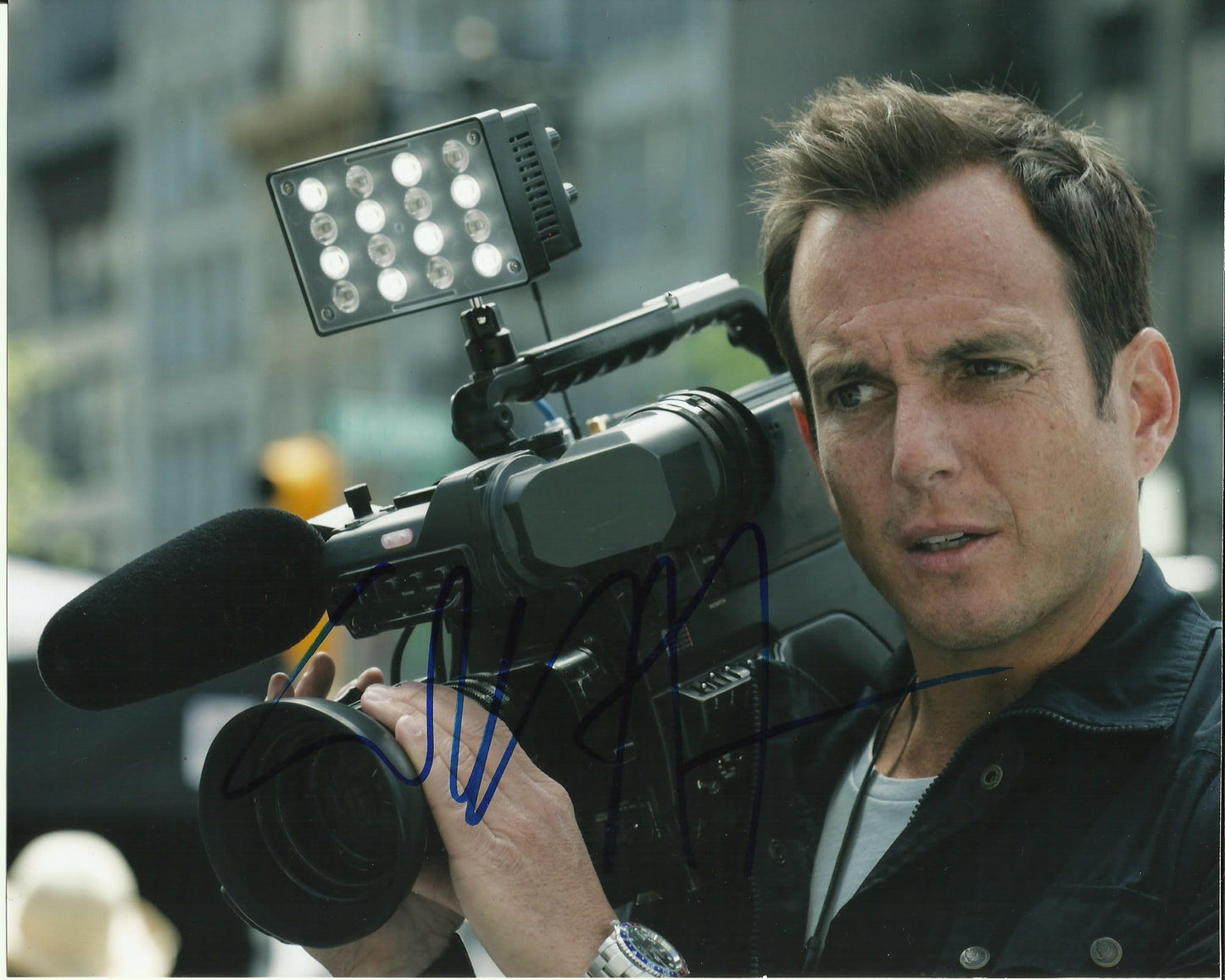 WILL ARNETT SIGNED TNMT 8X10 PHOTO (1)
