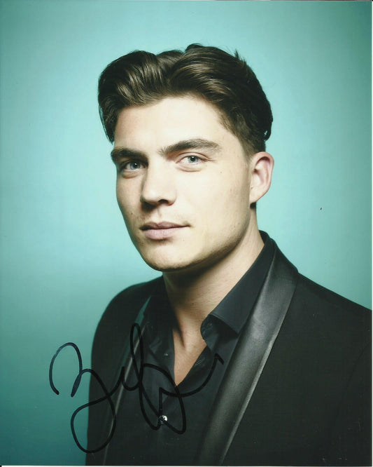 ZANE HOLTZ SIGNED COOL 8X10 PHOTO (3)