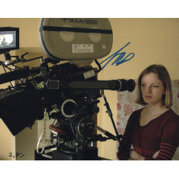 SARAH POLLEY SIGNED DIRECTING 10X8 PHOTO 