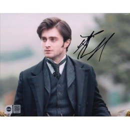 DANIEL RADCLIFFE SIGNED THE WOMAN IN BLACK 8X10 PHOTO (1) ALSO SWAU CERT
